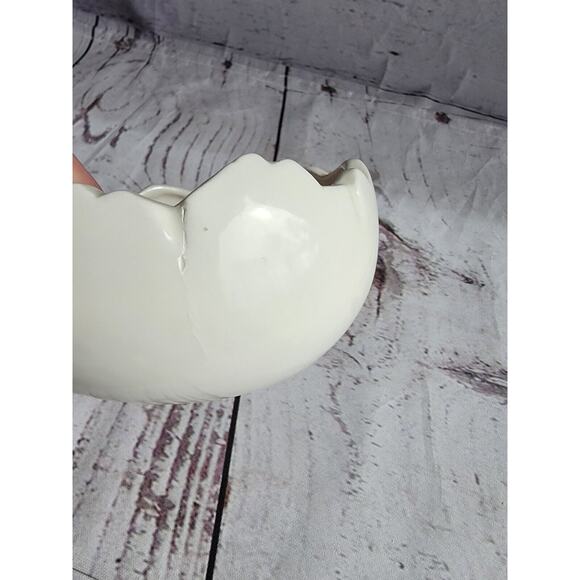 hatching duckling white ceramic trinket jar with heart ribbon READ - Picture 5 of 10